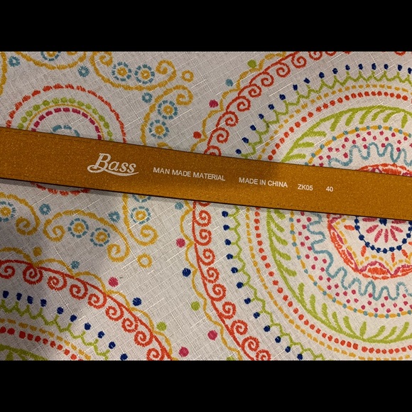 BNWT Bass Men’s Brown Belt w/ silver tone buckle - Picture 3 of 5